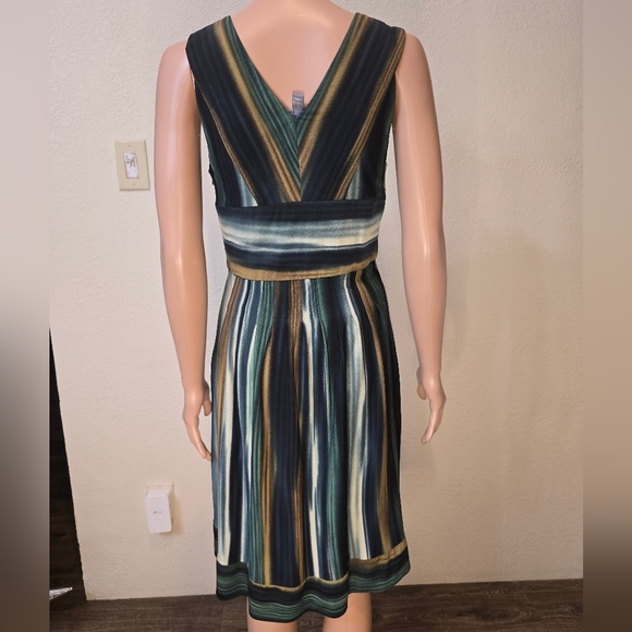 Rabbit Rabbit Rabbit Designs Green Striped Dress Size 6 V-Neck Stretch - Picture 4 of 8